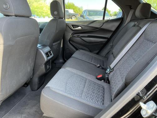 Mosaic Black Metallic 2022 Chevrolet Equinox 2LT