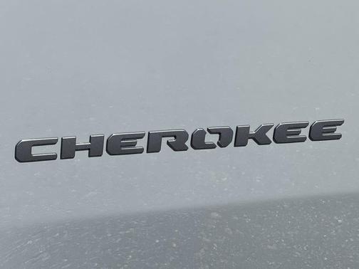 Sting Gray Clearcoat 2026 Jeep Cherokee LAREDO/LIMITED