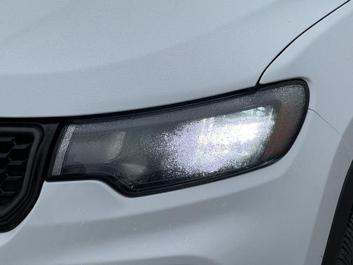 Bright White Clearcoat 2026 Jeep Compass Limited Altitude