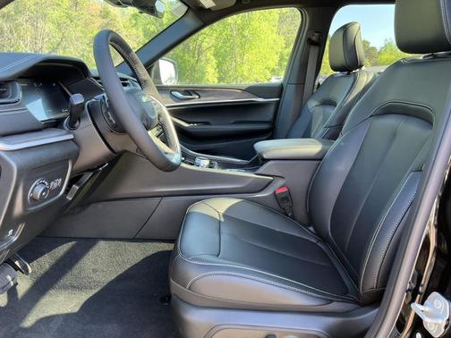 Diamond Black 2026 Jeep Grand Cherokee L Limited
