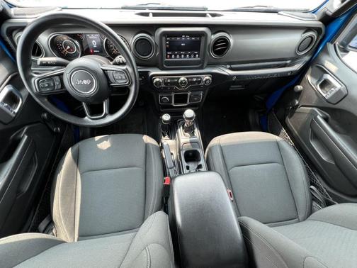 2022 Jeep Wrangler Unlimited Sport