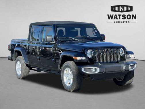 Black Clearcoat 2022 Jeep Gladiator Sport