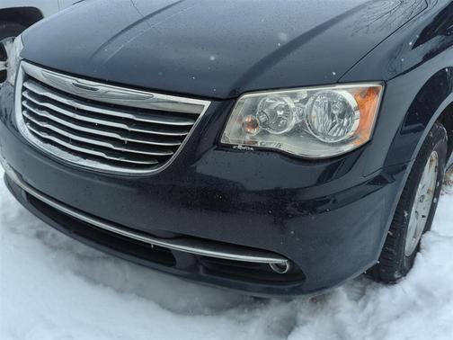 2012 Chrysler Town & Country Touring