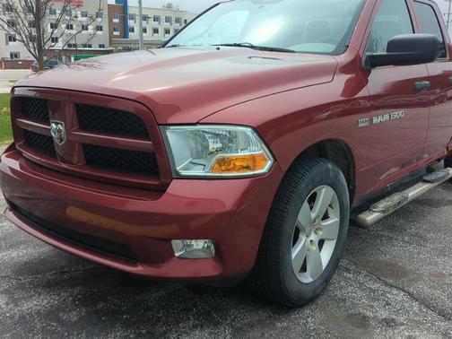 Deep Cherry Red Crystal Pearlcoat 2012 RAM 1500 ST
