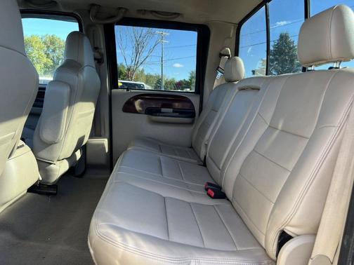 Black 2007 Ford F-350 XL