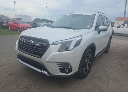 Crystal White Pearl 2023 Subaru Forester Touring