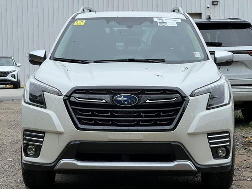 Crystal White Pearl 2023 Subaru Forester Touring