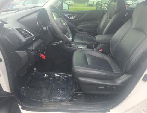 Crystal White Pearl 2023 Subaru Forester Touring