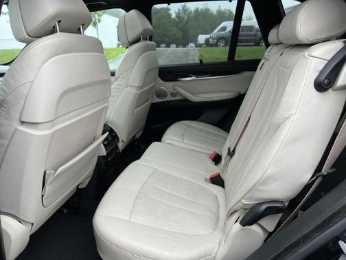 Carbon Black Metallic 2018 BMW X5 xDrive50i