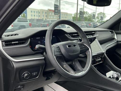 Metallic 2024 Jeep Grand Cherokee L Laredo