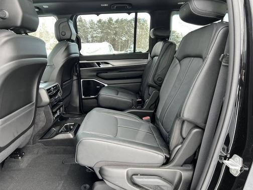 2026 Jeep Grand Wagoneer Limited Reserve