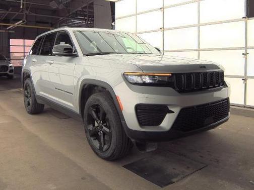 2023 Jeep Grand Cherokee Altitude