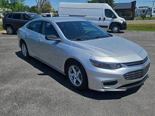 Silver Ice Metallic 2017 Chevrolet Malibu 1LS