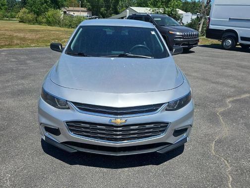 Silver Ice Metallic 2017 Chevrolet Malibu 1LS