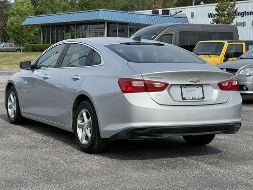 Silver Ice Metallic 2017 Chevrolet Malibu 1LS