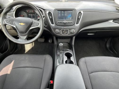 Silver Ice Metallic 2017 Chevrolet Malibu 1LS