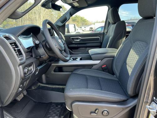 Granite Crystal Clearcoat Metallic 2026 RAM 1500 Big Horn