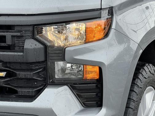 Sterling Gray Metallic 2023 Chevrolet Silverado 1500 Custom
