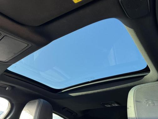 2021 Jaguar XF P300 R-Dynamic SE