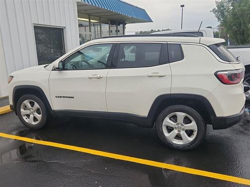 White Clearcoat 2019 Jeep Compass Latitude