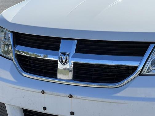 Stone White 2009 Dodge Journey SXT