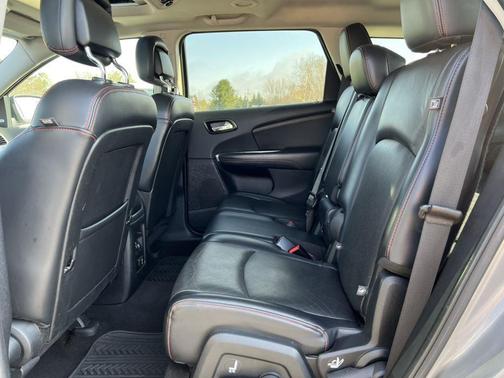 Stone White 2009 Dodge Journey SXT