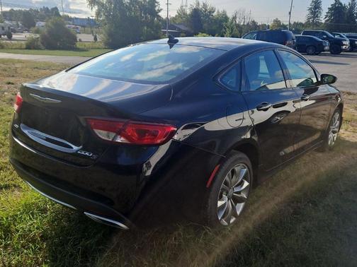 2016 Chrysler 200 S