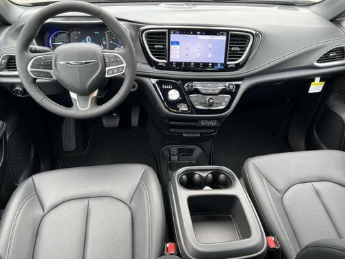 2025 Chrysler Pacifica Hybrid Select
