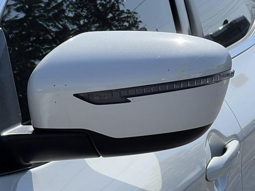 White 2019 Nissan Rogue Sport SV