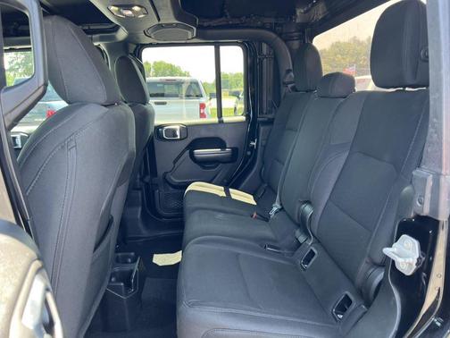 2020 Jeep Gladiator Sport