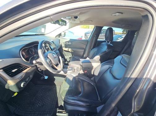 Granite Crystal Clearcoat Metallic 2018 Jeep Cherokee Limited