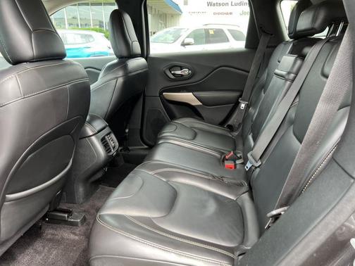 Granite Crystal Clearcoat Metallic 2018 Jeep Cherokee Limited