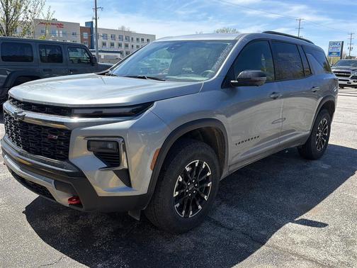 Sterling Gray Metallic 2025 Chevrolet Traverse Z71
