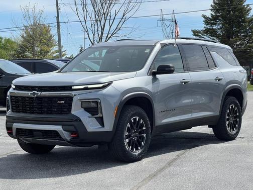 Sterling Gray Metallic 2025 Chevrolet Traverse Z71