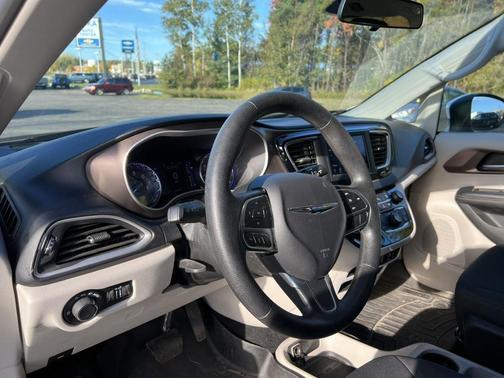 2019 Chrysler Pacifica LX