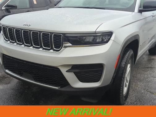 2022 Jeep Grand Cherokee Laredo