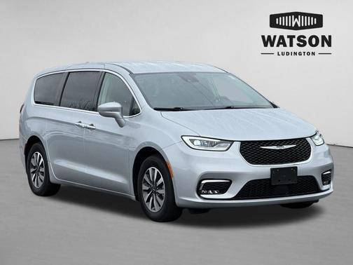 2022 Chrysler Pacifica Hybrid Touring L