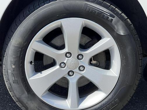 Satin White Pearl 2014 Subaru Outback 2.5i Premium