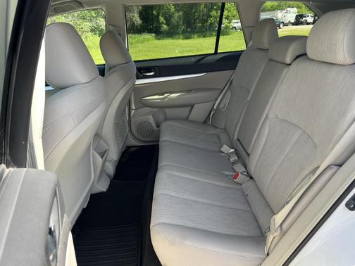 Satin White Pearl 2014 Subaru Outback 2.5i Premium