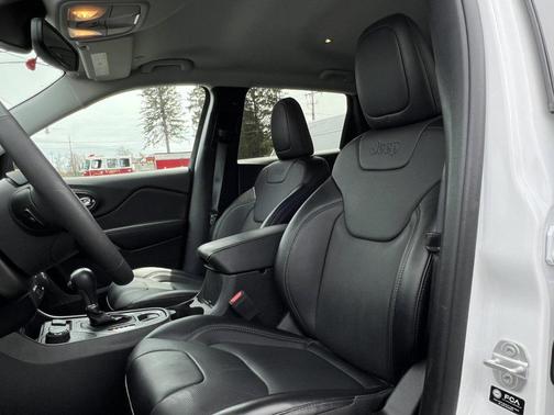 2022 Jeep Cherokee Latitude Lux