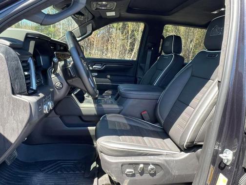 2025 GMC Sierra 1500 AT4X