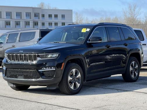 Diamond Black 2023 Jeep Grand Cherokee 4xe Base