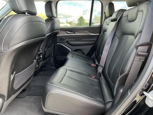 Diamond Black 2023 Jeep Grand Cherokee 4xe Base