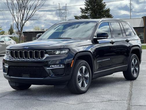 Diamond Black 2023 Jeep Grand Cherokee 4xe Base
