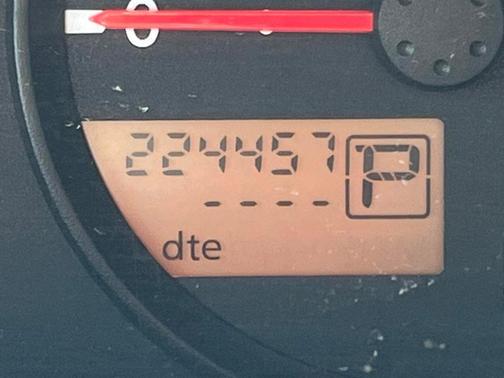 2005 Nissan Frontier LE Crew Cab