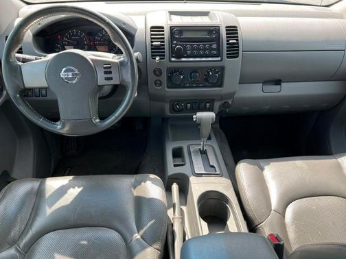 2005 Nissan Frontier LE Crew Cab