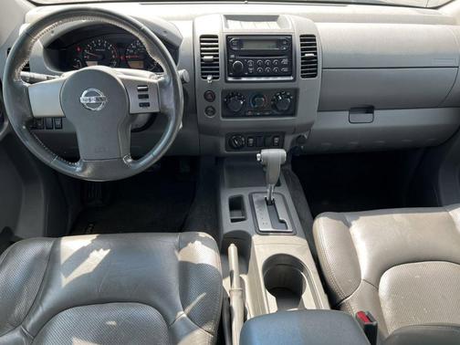 2005 Nissan Frontier LE Crew Cab