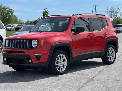 Red 2022 Jeep Renegade Latitude