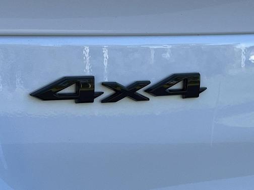 Bright White Clearcoat 2027 Jeep Grand Cherokee L Summit
