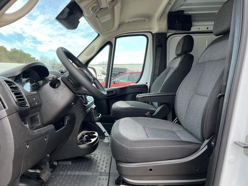 2026 RAM ProMaster 1500 Low Roof
